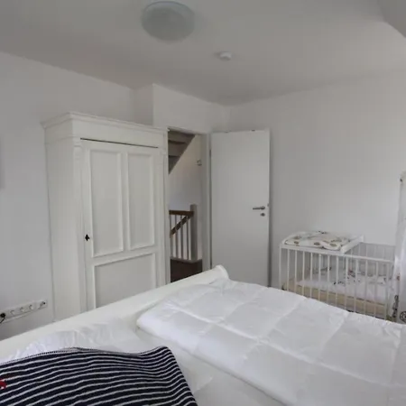 Reet-hus Hanbutt In By Interhome *